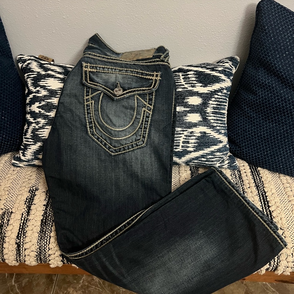 Mens True Religion Jeans Size 36/30. In good condition.